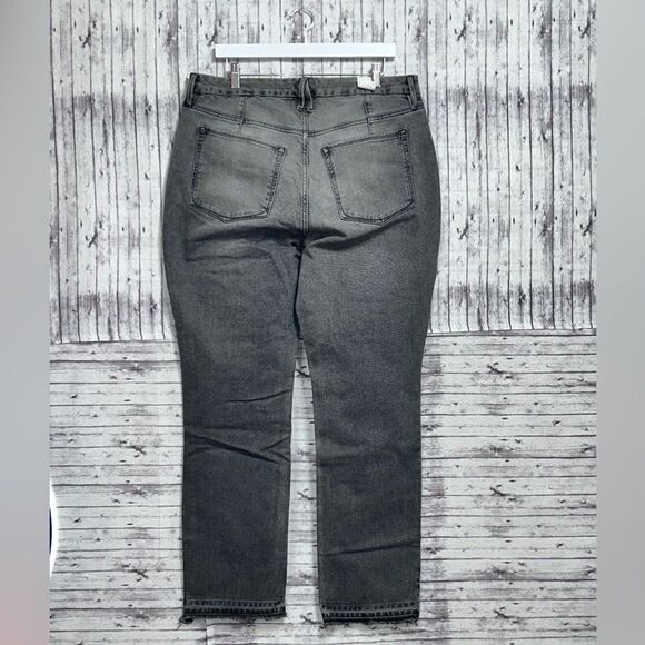 Good American Good Icon Straight Jeans - Picture 2 of 11